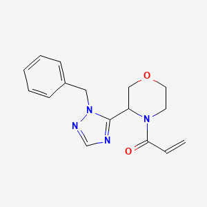B2598424 1-[3-(1-benzyl-1H-1,2,4-triazol-5-yl)morpholin-4-yl]prop-2-en-1-one CAS No. 2094192-86-4