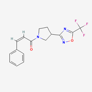 molecular formula C16H14F3N3O2 B2604408 (Z)-3-phenyl-1-(3-(5-(trifluoromethyl)-1,2,4-oxadiazol-3-yl)pyrrolidin-1-yl)prop-2-en-1-one CAS No. 2035003-79-1