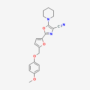 2-(5-((4-Methoxyphenoxy)methyl)furan-2-yl)-5-(piperidin-1-yl)oxazole-4-carbonitrile