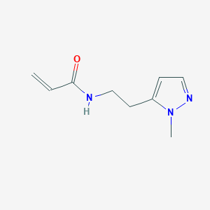 molecular formula C9H13N3O B2606526 N-[2-(1-methyl-1H-pyrazol-5-yl)ethyl]prop-2-enamide CAS No. 1697092-67-3