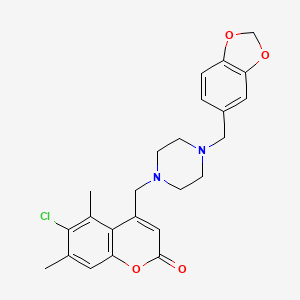 B2608995 4-((4-(benzo[d][1,3]dioxol-5-ylmethyl)piperazin-1-yl)methyl)-6-chloro-5,7-dimethyl-2H-chromen-2-one CAS No. 849917-60-8