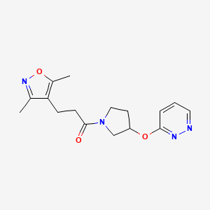 3-(3,5-Dimethylisoxazol-4-yl)-1-(3-(pyridazin-3-yloxy)pyrrolidin-1-yl)propan-1-one