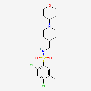 molecular formula C18H26Cl2N2O3S B2616417 2,4-dichloro-5-methyl-N-{[1-(oxan-4-yl)piperidin-4-yl]methyl}benzene-1-sulfonamide CAS No. 2034509-20-9