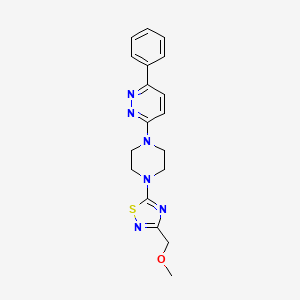 molecular formula C18H20N6OS B2616946 3-{4-[3-(Methoxymethyl)-1,2,4-thiadiazol-5-yl]piperazin-1-yl}-6-phenylpyridazine CAS No. 2380086-56-4