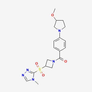 molecular formula C18H23N5O4S B2622574 (4-(3-methoxypyrrolidin-1-yl)phenyl)(3-((4-methyl-4H-1,2,4-triazol-3-yl)sulfonyl)azetidin-1-yl)methanone CAS No. 2034428-37-8