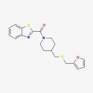 molecular formula C19H20N2O2S2 B2627144 Benzo[d]thiazol-2-yl(4-(((furan-2-ylmethyl)thio)methyl)piperidin-1-yl)methanone CAS No. 1396867-68-7