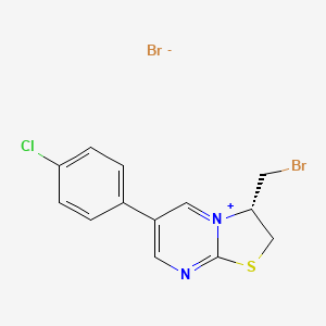 (3S)-3-(bromomethyl)-6-(4-chlorophenyl)-2H,3H-[1,3]thiazolo[3,2-a]pyrimidin-4-ium bromide