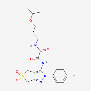 molecular formula C19H23FN4O5S B2629810 N1-(2-(4-fluorophenyl)-5,5-dioxido-4,6-dihydro-2H-thieno[3,4-c]pyrazol-3-yl)-N2-(3-isopropoxypropyl)oxalamide CAS No. 899733-51-8