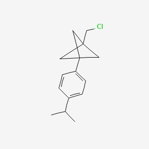 molecular formula C15H19Cl B2630384 1-(Chloromethyl)-3-(4-propan-2-ylphenyl)bicyclo[1.1.1]pentane CAS No. 2287333-61-1