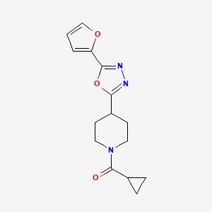 Cyclopropyl(4-(5-(furan-2-yl)-1,3,4-oxadiazol-2-yl)piperidin-1-yl)methanone