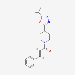 molecular formula C19H23N3O2 B2632535 (E)-1-(4-(5-isopropyl-1,3,4-oxadiazol-2-yl)piperidin-1-yl)-3-phenylprop-2-en-1-one CAS No. 1173406-08-0