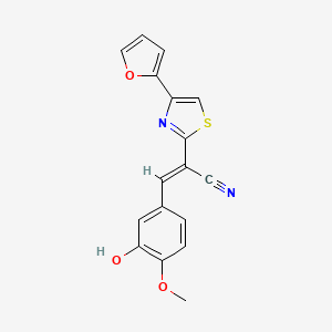 molecular formula C17H12N2O3S B2635605 (E)-2-(4-(呋喃-2-基)噻唑-2-基)-3-(3-羟基-4-甲氧基苯基)丙烯腈 CAS No. 868154-84-1