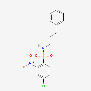 molecular formula C15H15ClN2O4S B2636027 ((4-Chloro-2-nitrophenyl)sulfonyl)(3-phenylpropyl)amine CAS No. 1024179-40-5