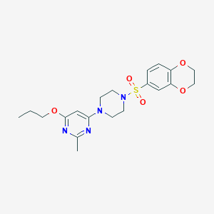 molecular formula C20H26N4O5S B2639841 4-(4-((2,3-Dihydrobenzo[b][1,4]dioxin-6-yl)sulfonyl)piperazin-1-yl)-2-methyl-6-propoxypyrimidine CAS No. 946271-90-5