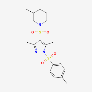 molecular formula C18H25N3O4S2 B2641243 1-{[3,5-dimethyl-1-(4-methylbenzenesulfonyl)-1H-pyrazol-4-yl]sulfonyl}-3-methylpiperidine CAS No. 956251-21-1