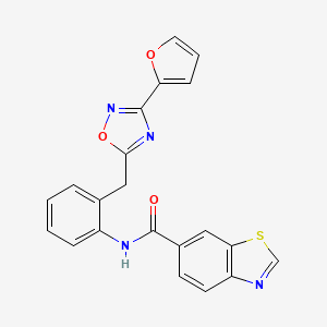 molecular formula C21H14N4O3S B2641679 N-(2-((3-(furan-2-yl)-1,2,4-oxadiazol-5-yl)methyl)phenyl)benzo[d]thiazole-6-carboxamide CAS No. 1706381-58-9