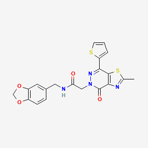 molecular formula C20H16N4O4S2 B2642638 N-(benzo[d][1,3]dioxol-5-ylmethyl)-2-(2-methyl-4-oxo-7-(thiophen-2-yl)thiazolo[4,5-d]pyridazin-5(4H)-yl)acetamide CAS No. 941927-78-2