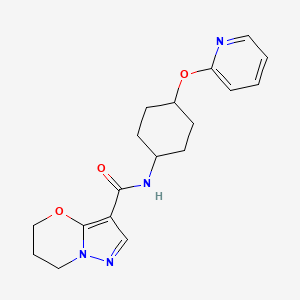 molecular formula C18H22N4O3 B2642848 N-((1r,4r)-4-(pyridin-2-yloxy)cyclohexyl)-6,7-dihydro-5H-pyrazolo[5,1-b][1,3]oxazine-3-carboxamide CAS No. 2034395-37-2