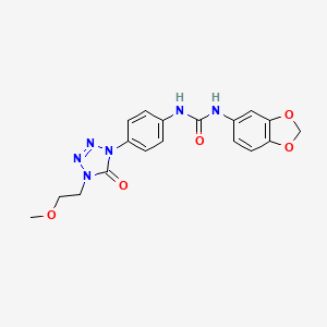 1-(benzo[d][1,3]dioxol-5-yl)-3-(4-(4-(2-methoxyethyl)-5-oxo-4,5-dihydro-1H-tetrazol-1-yl)phenyl)urea