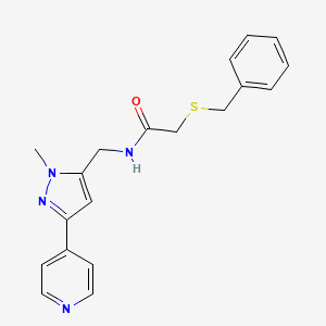 2-Benzylsulfanyl-N-[(2-methyl-5-pyridin-4-ylpyrazol-3-yl)methyl]acetamide