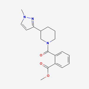 molecular formula C18H21N3O3 B2648675 methyl 2-(3-(1-methyl-1H-pyrazol-3-yl)piperidine-1-carbonyl)benzoate CAS No. 2034304-15-7