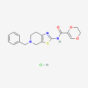 molecular formula C18H20ClN3O3S B2650414 N-(5-benzyl-4,5,6,7-tetrahydrothiazolo[5,4-c]pyridin-2-yl)-5,6-dihydro-1,4-dioxine-2-carboxamide hydrochloride CAS No. 1190005-95-8