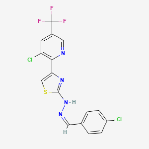 molecular formula C16H9Cl2F3N4S B2652878 4-chlorobenzenecarbaldehyde N-{4-[3-chloro-5-(trifluoromethyl)-2-pyridinyl]-1,3-thiazol-2-yl}hydrazone CAS No. 2068241-88-1