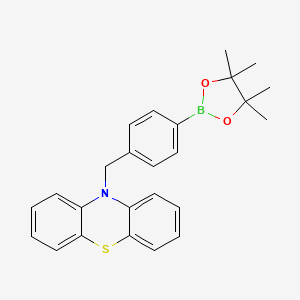 molecular formula C25H26BNO2S B2654739 10-[4-(4,4,5,5-Tetramethyl-1,3,2-dioxaborolan-2-yl)benzyl]-10H-phenothiazine CAS No. 2096997-15-6