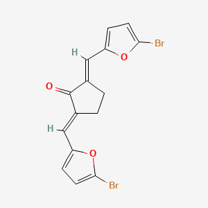 (2E,5E)-2,5-bis[(5-bromofuran-2-yl)methylidene]cyclopentan-1-one
