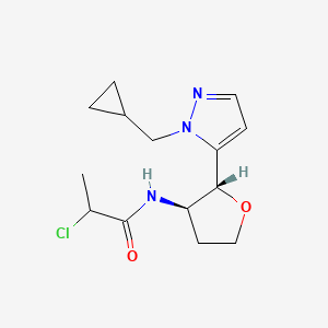 molecular formula C14H20ClN3O2 B2656571 2-Chloro-N-[(2R,3R)-2-[2-(cyclopropylmethyl)pyrazol-3-yl]oxolan-3-yl]propanamide CAS No. 2411183-87-2