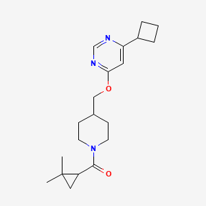 B2659210 [4-[(6-Cyclobutylpyrimidin-4-yl)oxymethyl]piperidin-1-yl]-(2,2-dimethylcyclopropyl)methanone CAS No. 2379993-30-1