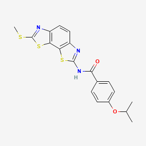 molecular formula C19H17N3O2S3 B2663176 N-[11-(methylsulfanyl)-3,12-dithia-5,10-diazatricyclo[7.3.0.0^{2,6}]dodeca-1(9),2(6),4,7,10-pentaen-4-yl]-4-(propan-2-yloxy)benzamide CAS No. 477503-71-2