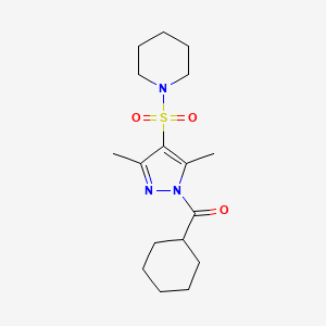 B2665430 cyclohexyl(3,5-dimethyl-4-(piperidin-1-ylsulfonyl)-1H-pyrazol-1-yl)methanone CAS No. 1019105-45-3