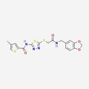 molecular formula C18H16N4O4S3 B2665676 N-(5-((2-((benzo[d][1,3]dioxol-5-ylmethyl)amino)-2-oxoethyl)thio)-1,3,4-thiadiazol-2-yl)-4-methylthiophene-2-carboxamide CAS No. 1219844-86-6