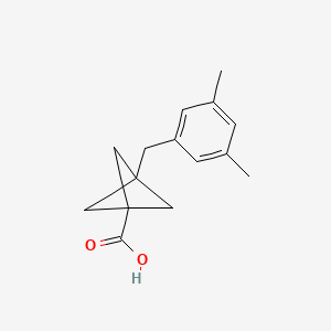 molecular formula C15H18O2 B2671838 3-[(3,5-Dimethylphenyl)methyl]bicyclo[1.1.1]pentane-1-carboxylic acid CAS No. 2287339-77-7