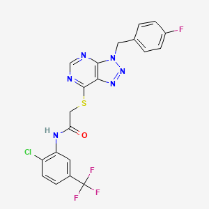 molecular formula C20H13ClF4N6OS B2676892 N-(2-chloro-5-(trifluoromethyl)phenyl)-2-((3-(4-fluorobenzyl)-3H-[1,2,3]triazolo[4,5-d]pyrimidin-7-yl)thio)acetamide CAS No. 896678-25-4