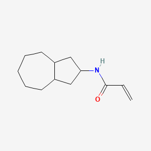 molecular formula C13H21NO B2682263 N-(decahydroazulen-2-yl)prop-2-enamide CAS No. 2305385-81-1