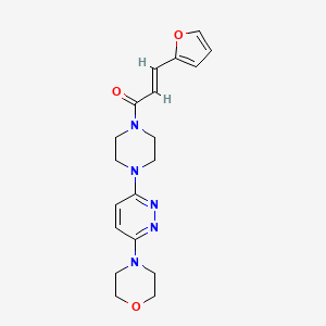 (E)-3-(furan-2-yl)-1-(4-(6-morpholinopyridazin-3-yl)piperazin-1-yl)prop-2-en-1-one