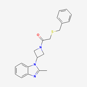2-Benzylsulfanyl-1-[3-(2-methylbenzimidazol-1-yl)azetidin-1-yl]ethanone