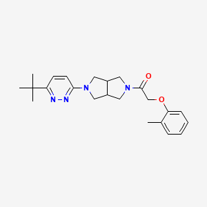1-[2-(6-Tert-butylpyridazin-3-yl)-1,3,3a,4,6,6a-hexahydropyrrolo[3,4-c]pyrrol-5-yl]-2-(2-methylphenoxy)ethanone