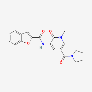 molecular formula C20H19N3O4 B2684294 N-(1-methyl-2-oxo-5-(pyrrolidine-1-carbonyl)-1,2-dihydropyridin-3-yl)benzofuran-2-carboxamide CAS No. 1206995-89-2