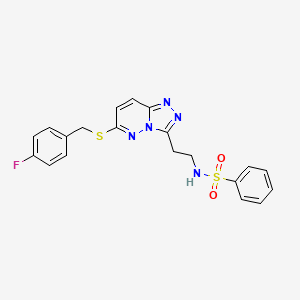 molecular formula C20H18FN5O2S2 B2686397 N-[2-(6-{[(4-Fluorophenyl)methyl]sulfanyl}-[1,2,4]triazolo[4,3-B]pyridazin-3-YL)ethyl]benzenesulfonamide CAS No. 872996-95-7
