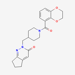 2-{[1-(2,3-dihydro-1,4-benzodioxine-5-carbonyl)piperidin-4-yl]methyl}-2H,3H,5H,6H,7H-cyclopenta[c]pyridazin-3-one