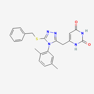 molecular formula C22H21N5O2S B2687598 6-{[5-(benzylsulfanyl)-4-(2,5-dimethylphenyl)-4H-1,2,4-triazol-3-yl]methyl}-1,2,3,4-tetrahydropyrimidine-2,4-dione CAS No. 852048-49-8