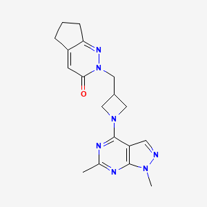 molecular formula C18H21N7O B2687936 2-[(1-{1,6-dimethyl-1H-pyrazolo[3,4-d]pyrimidin-4-yl}azetidin-3-yl)methyl]-2H,3H,5H,6H,7H-cyclopenta[c]pyridazin-3-one CAS No. 2176069-91-1