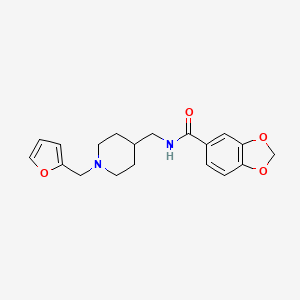 molecular formula C19H22N2O4 B2688932 N-((1-(furan-2-ylmethyl)piperidin-4-yl)methyl)benzo[d][1,3]dioxole-5-carboxamide CAS No. 954021-87-5