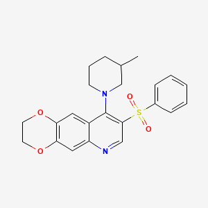 B2689880 9-(3-Methylpiperidin-1-yl)-8-(phenylsulfonyl)-2,3-dihydro-[1,4]dioxino[2,3-g]quinoline CAS No. 1251709-14-4
