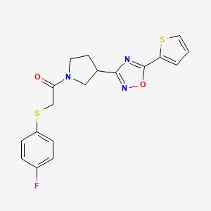 molecular formula C18H16FN3O2S2 B2690975 2-((4-Fluorophenyl)thio)-1-(3-(5-(thiophen-2-yl)-1,2,4-oxadiazol-3-yl)pyrrolidin-1-yl)ethanone CAS No. 2034412-73-0