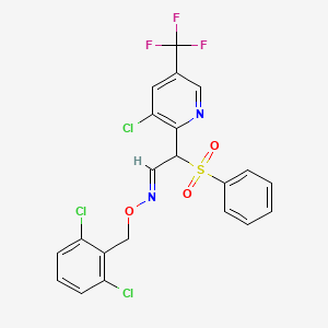 molecular formula C21H14Cl3F3N2O3S B2691271 2-[3-氯-5-(三氟甲基)-2-吡啶基]-2-(苯基砜基)乙醛 O-(2,6-二氯苯甲基)肟 CAS No. 338758-60-4