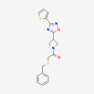 2-(Benzylthio)-1-(3-(3-(thiophen-2-yl)-1,2,4-oxadiazol-5-yl)azetidin-1-yl)ethanone
